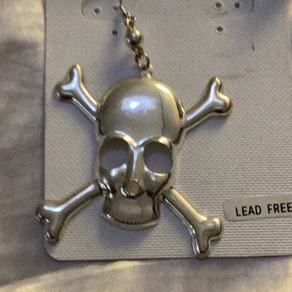 👻NWT Skelton Hanging Pierced Earrings Brand New Closet Must Have 👻 - Picture 6 of 6